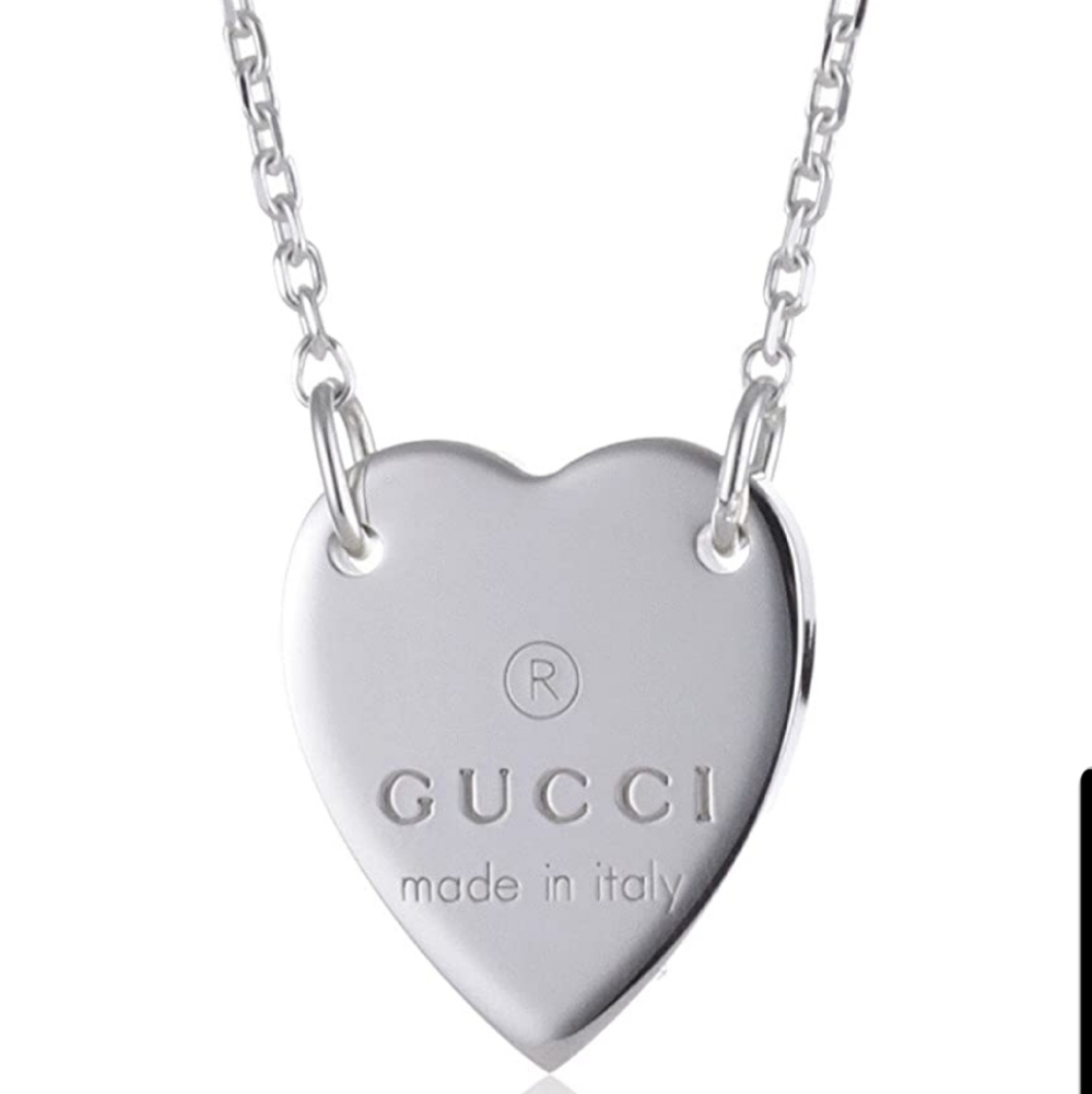 Silver necklace with engraved heart Gucci trademar